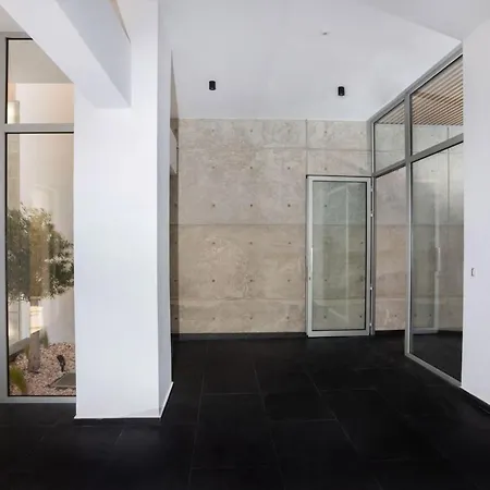 Bridge House Apartment *