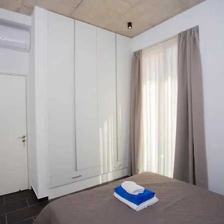 Apartment Bridge House