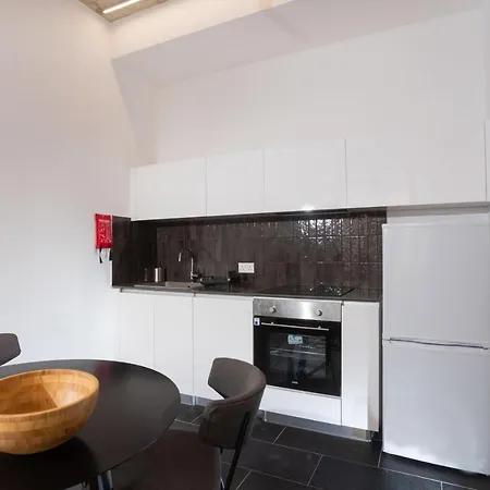 Bridge House Apartment *