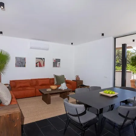 Bridge House Apartment
