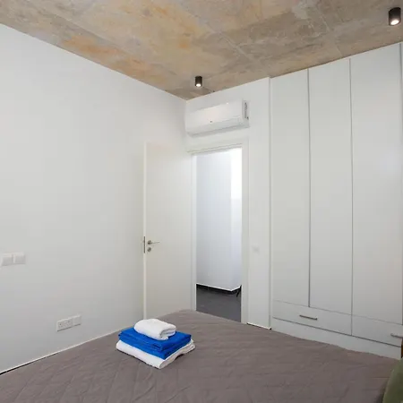 Bridge House Apartment *