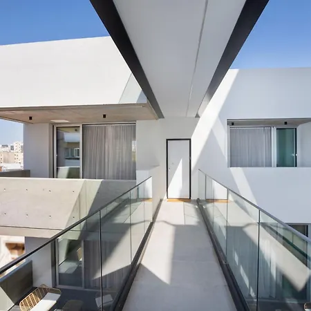 Bridge House Apartment